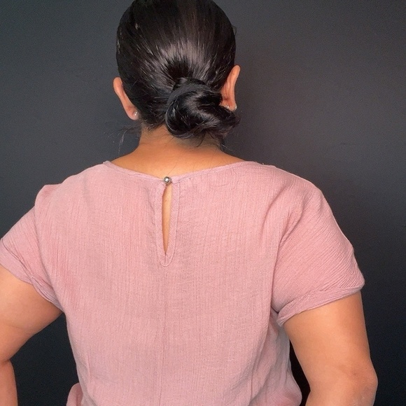 Lily White Short Sleeve Blouse Gauzy Pink Mauve Blush Twist Front Size Large - Picture 5 of 10